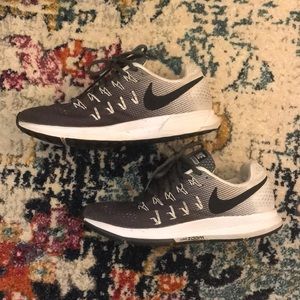 Nike zoom Pegasus sneakers